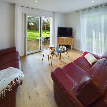 Maison Pour 8 A - Grand Jardin Holiday home Plomeur